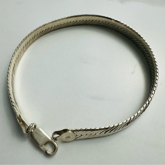 Vintage Italian Sterling Silver Herringbone Bracelet – 12.91g, Made in Italy - Picture 7 of 8